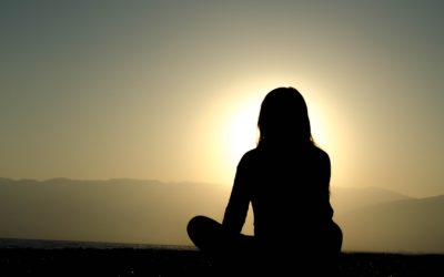 Méditation avec des bols chantants